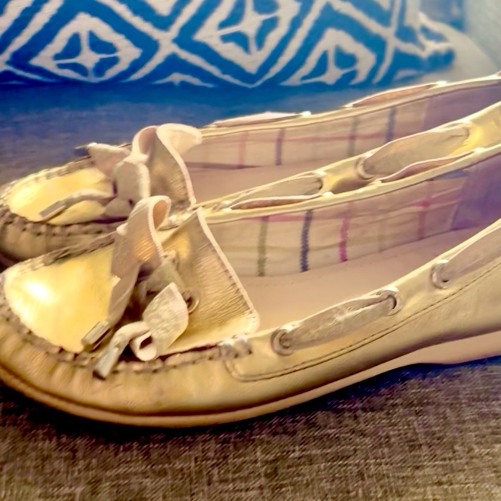 Coach Gold Metallic Rubber Sole Slip On Loafer Flat Size 7 Business Casual - Picture 3 of 4